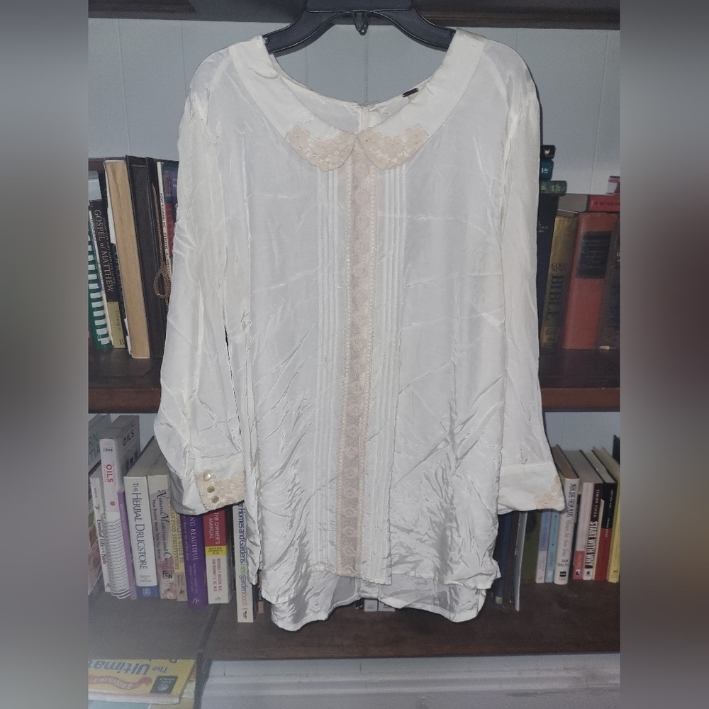 Free People sheer button back blouse. Women's medium